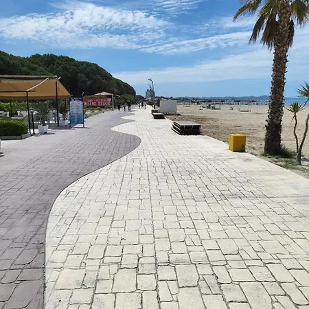 Bellissima Casa Al Mare Con Vista Mozzafiato * Golem (Tirana)